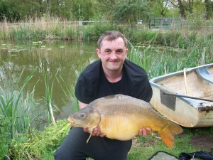 A dinner place 19lb mirror from Grove caught by Craig Soames