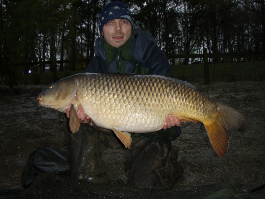 Kevin Smith with a 30.4lb common from Heron Lake