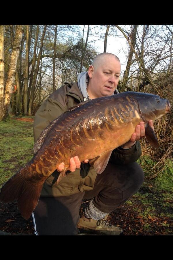 Peter 'the howler' Howells with his 1st 0f 3 20's in a day from Broadwing at 22.8lb.
