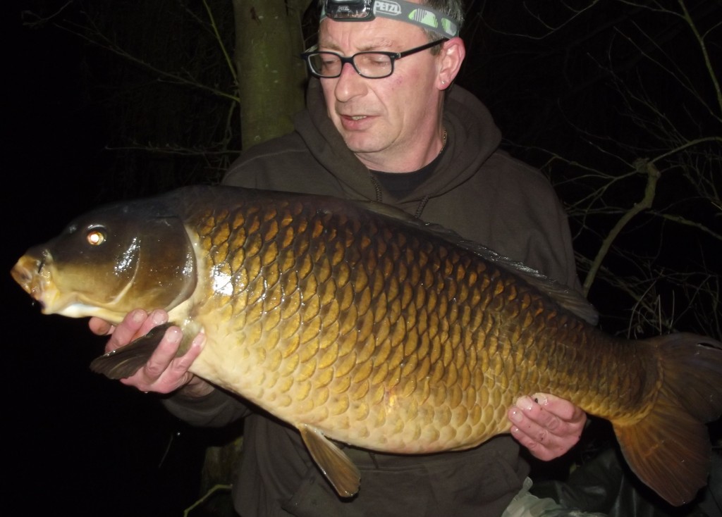 Kevin Cook with a 35lb 4oz common from Broadwing, part of a 5 fish haul