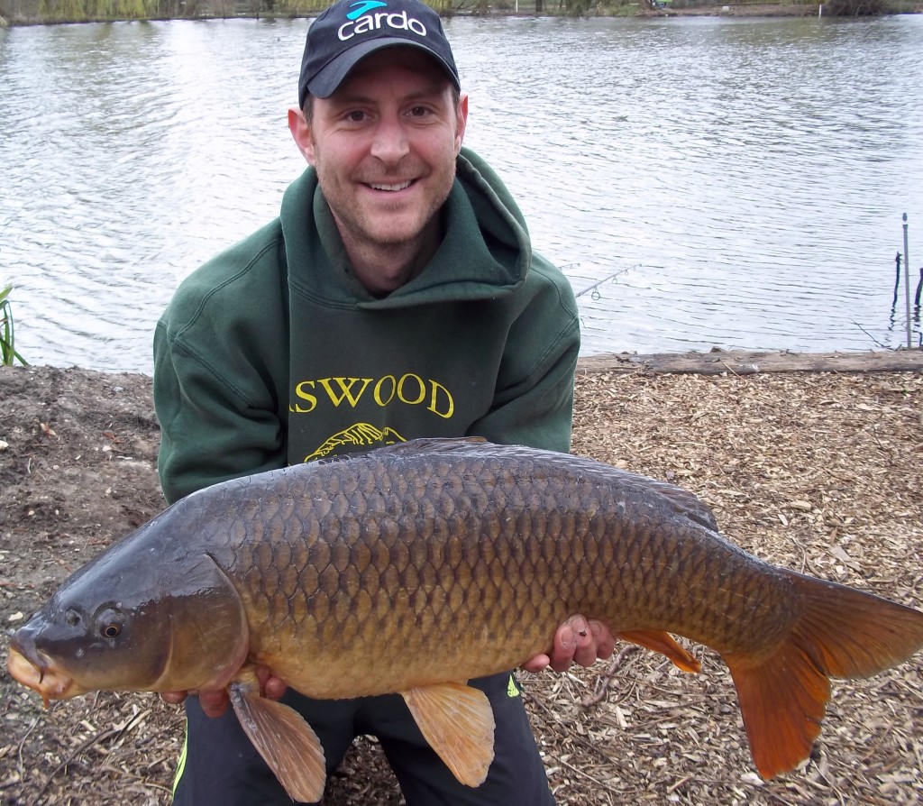 Steve Cudden with a 21lb 6oz Common from Heron lake