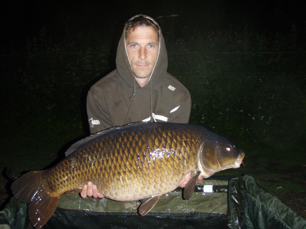 Karl Wright with a 33lb 10oz common from Broadwing