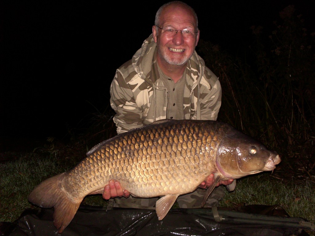 A tribute to the late Dave Ford with his personal best common carp of 34lb 4 oz caught from Heron lake