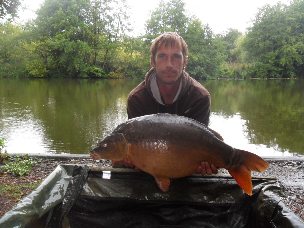 Karl Wright with a 21lb 6oz mirror from Broadwing