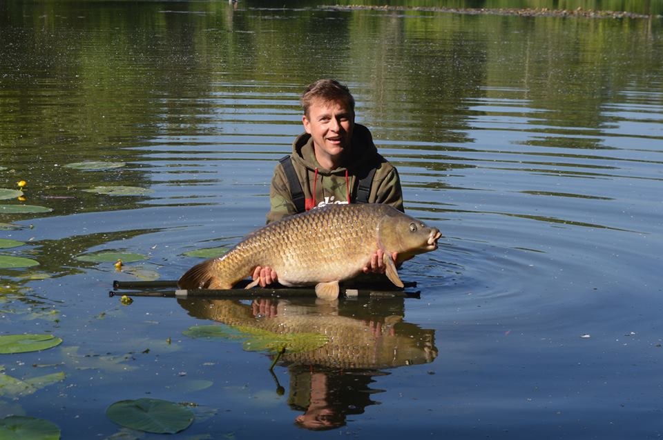 Dan Barber with a PB 33lb common from Heron caught from the 'carp park'