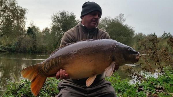 Wol Bambridge with a 20lb 14oz mirror from 'The Bay' on Heron