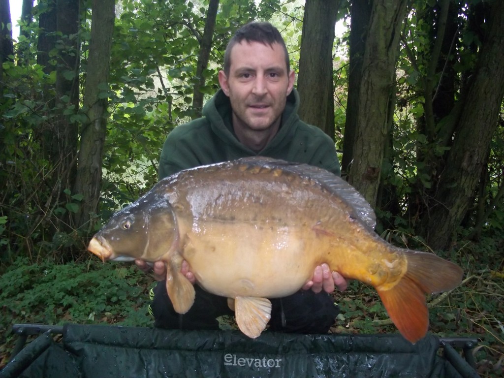 Steve Cudden with a 23lb 8oz mirror from Broadwing